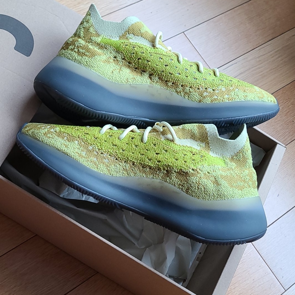 Yeezy Boost 380 - Picture 5 of 7